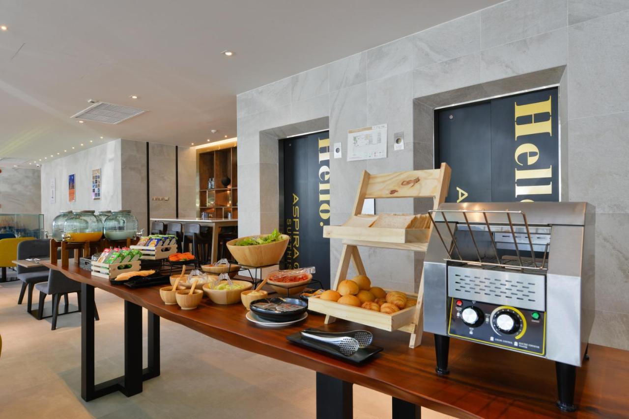 Aspira One Sutthisan Bangkok Exterior photo